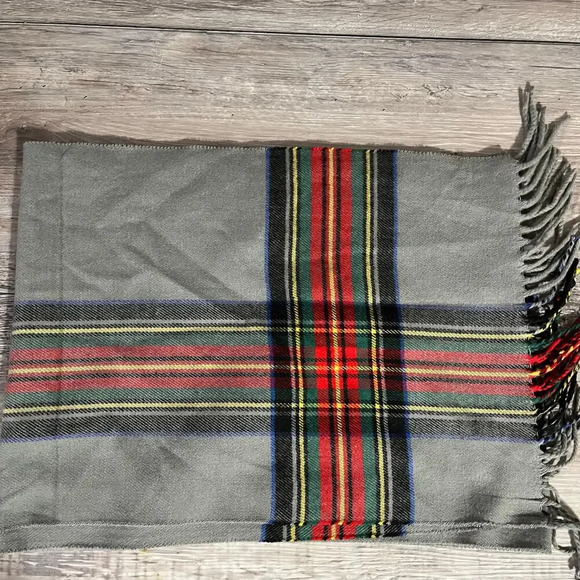 Cashmere Plaid Gray Red Black Fringe Scarf Made in Scotland 66” x 12” - Picture 5 of 9